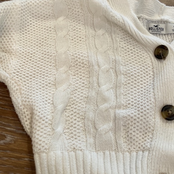 Hollister sweater - Picture 6 of 7